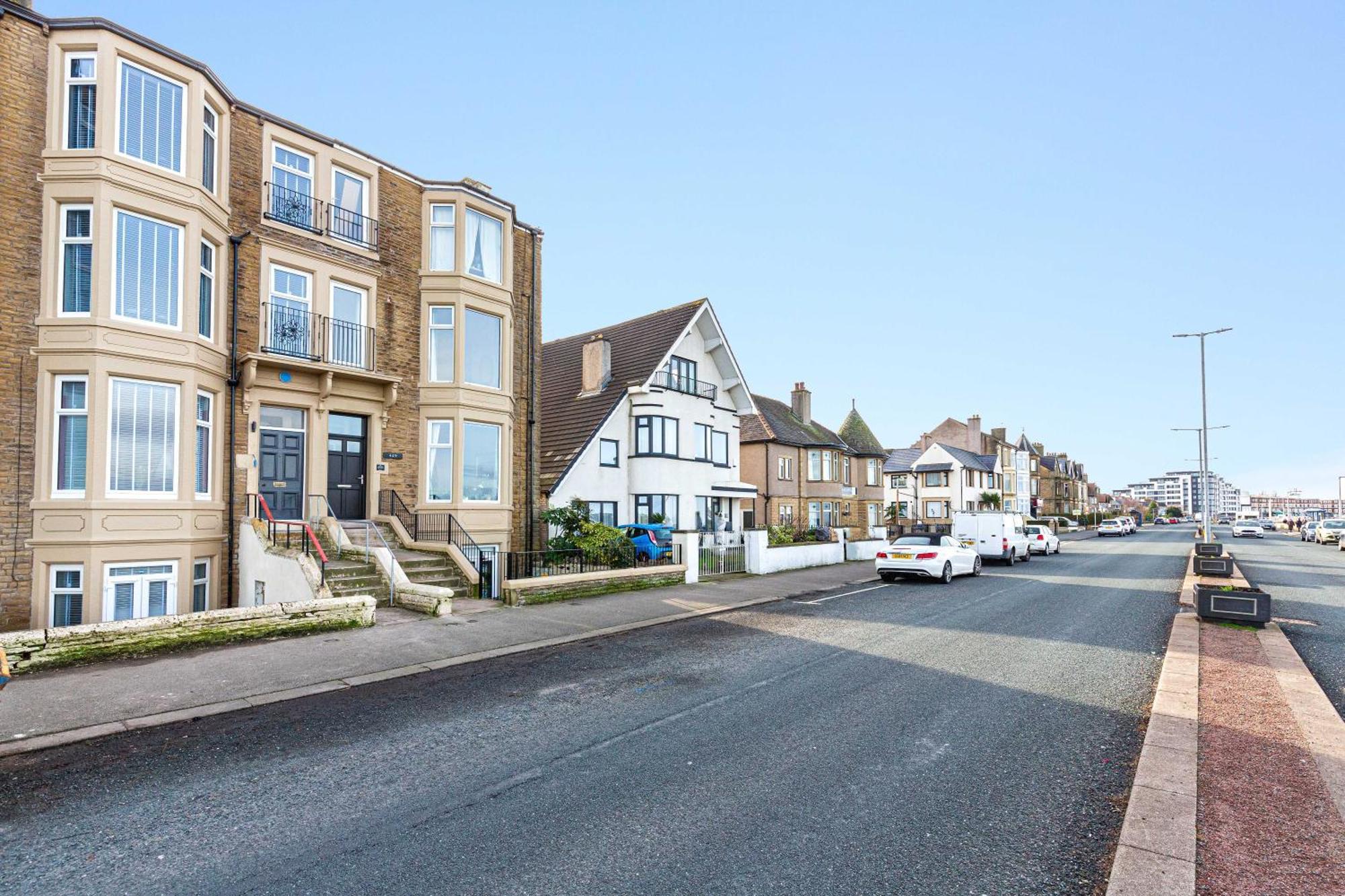 Seafront Apartment - Sleeps 6 - Gateway To The Lake District - Brand New Morecambe Exterior foto